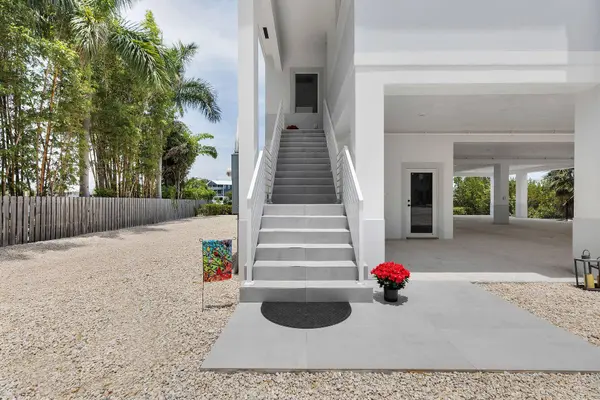 N 38 Bounty LN, Key Largo, FL 33037