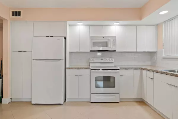 2515 SE 19th Place ##108-A, Other, FL 33035