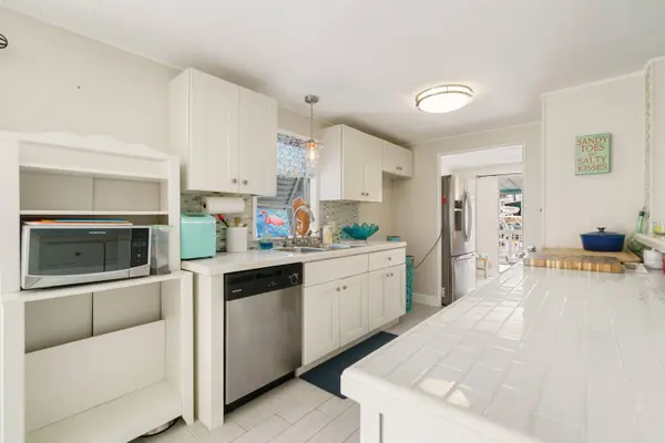 205 Humpty Dumpty Drive, Key Largo, FL 33037