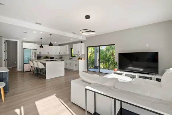 13 Coral WAY, Key Largo, FL 33037