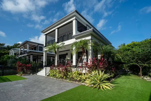 13 Coral WAY, Key Largo, FL 33037