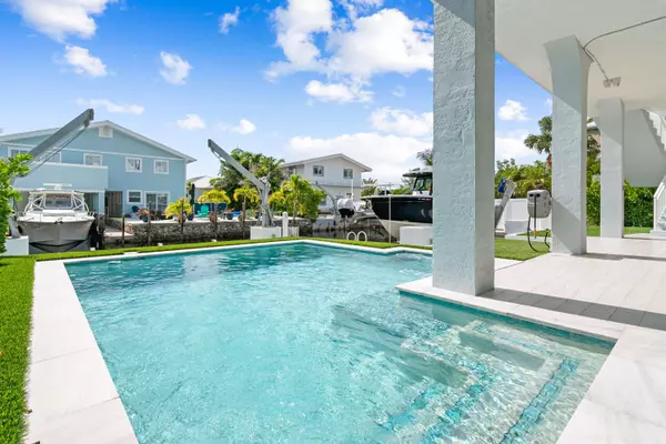 215 Wildwood Circle, Key Largo, FL 33037