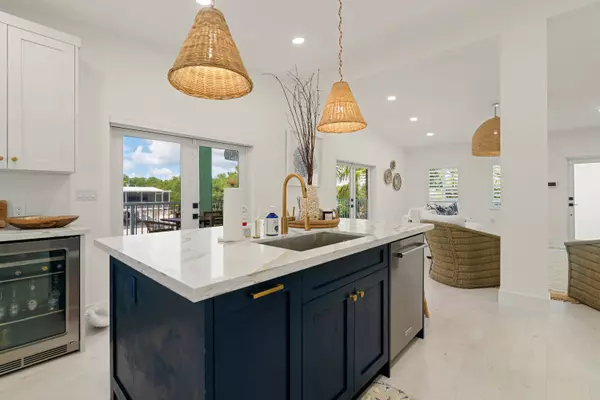 889 Ellen Drive, Key Largo, FL 33037