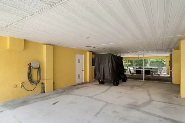 9871 Leeward Avenue, Key Largo, FL 33037