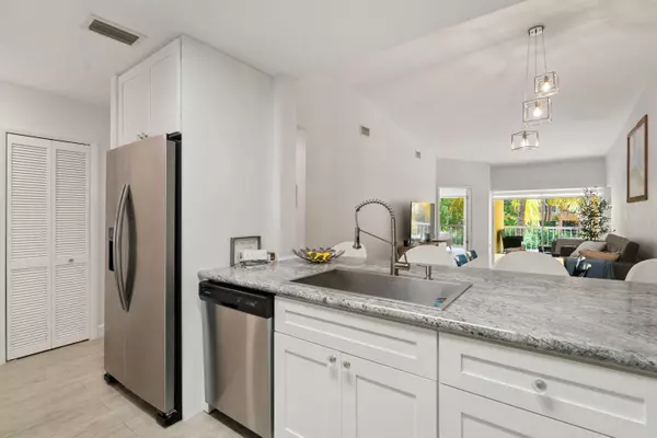 9871 Leeward Avenue, Key Largo, FL 33037