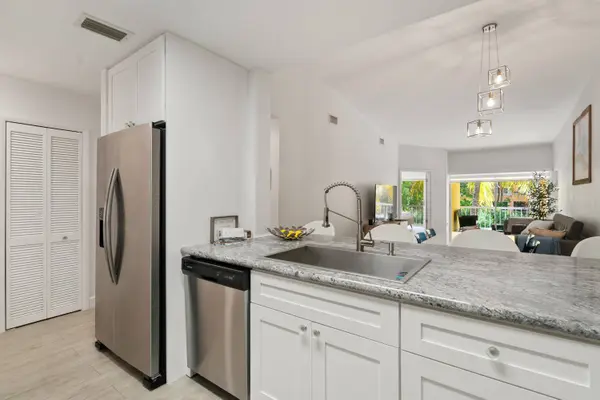 9871 Leeward Avenue, Key Largo, FL 33037