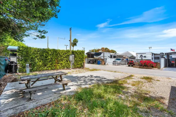 325 Calusa ST, Key Largo, FL 33037