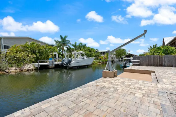 27416 Martinique LN, Ramrod Key, FL 33042