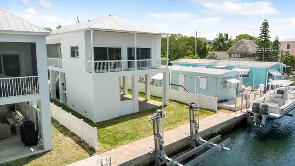 Key Largo, FL 33037-4032,92 Coral Way