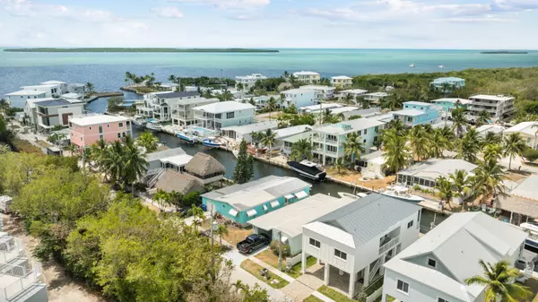 Key Largo, FL 33037-4032,92 Coral Way