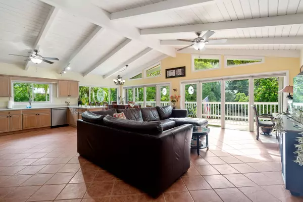 158 Tampa Drive, Plantation Key, FL 33070