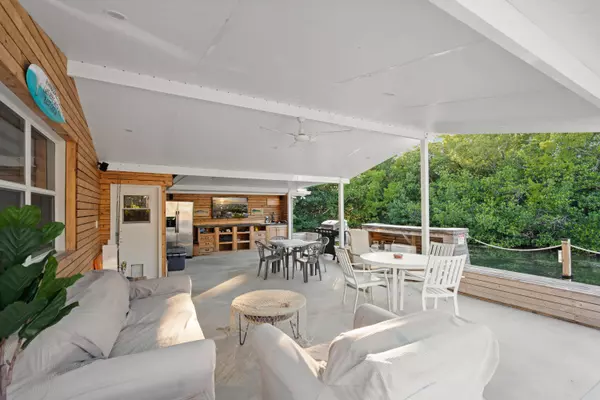 215 Anne Bonny Drive, Key Largo, FL 33037