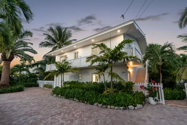 240 Mohawk St, Tavernier, FL 33070-2116