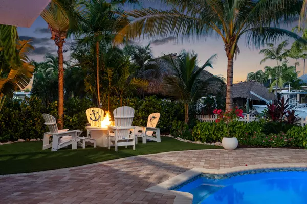 240 Mohawk St, Tavernier, FL 33070-2116