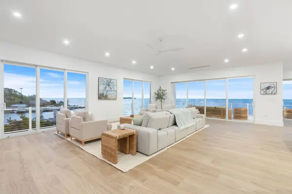 1002 Snapper LN, Key Largo, FL 33037