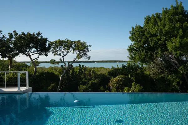 81486 Overseas HWY, Upper Matecumbe Key Islamorada, FL 33036