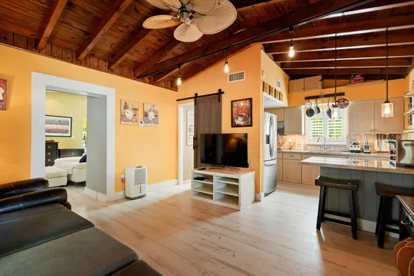 13 Pirates DR, Key Largo, FL 33037