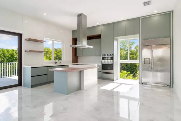 862 Cardinal Lane, Key Largo, FL 33037