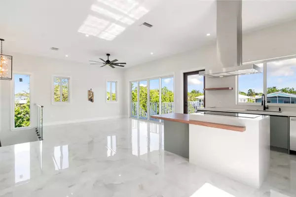 862 Cardinal Lane, Key Largo, FL 33037