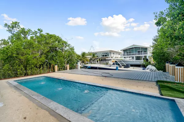 862 Cardinal Lane, Key Largo, FL 33037