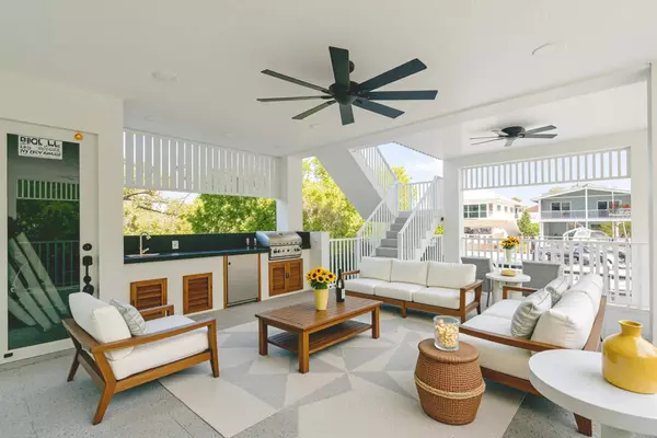 862 Cardinal Lane, Key Largo, FL 33037