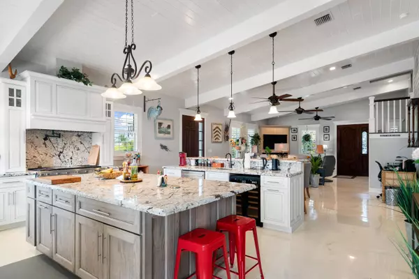 65 Tarpon Avenue, Key Largo, FL 33037