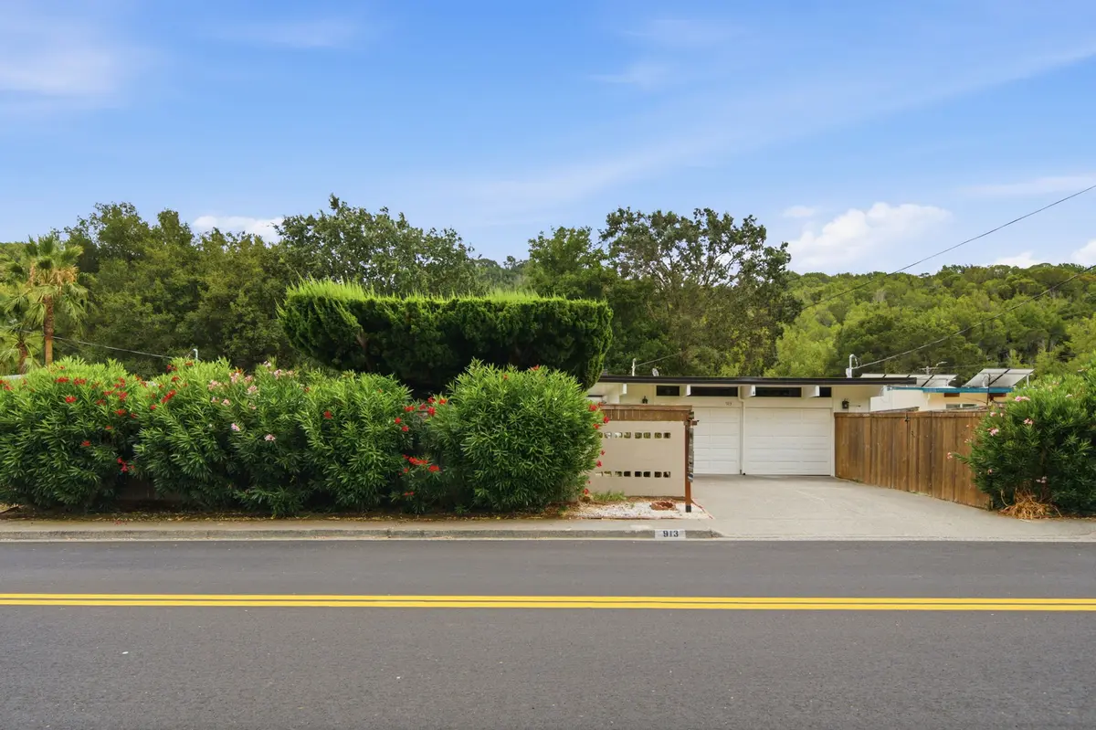 913 Appleberry Dr, San Rafael, CA 94903-1209