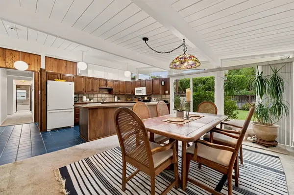 913 Appleberry Dr, San Rafael, CA 94903-1209