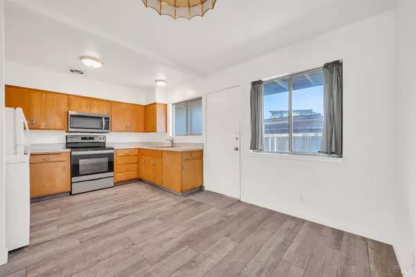 1008 Los Gamos RD F, San Rafael, CA 94903