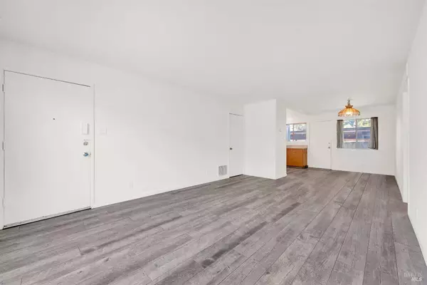 1008 Los Gamos RD F, San Rafael, CA 94903