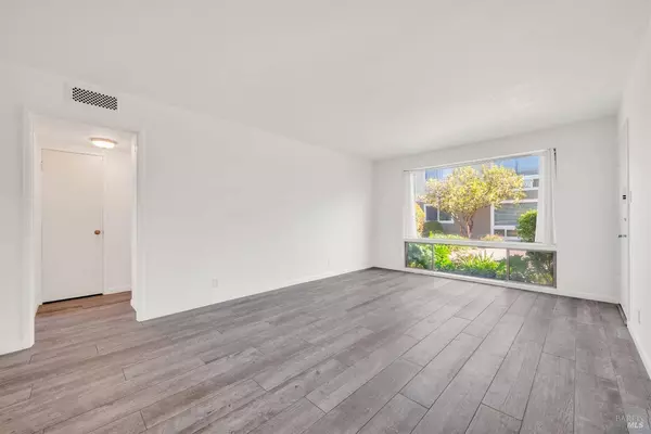 1008 Los Gamos RD F, San Rafael, CA 94903