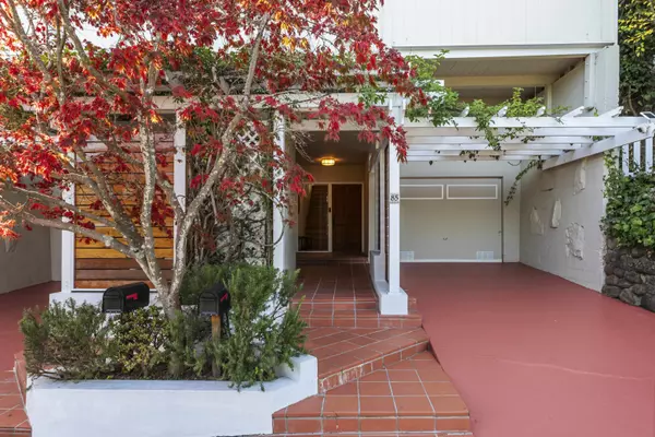 85 Cazneau Ave, Sausalito, CA 94965-1801