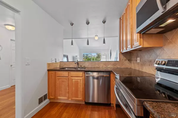 30 Steven WAY, San Rafael, CA 94903