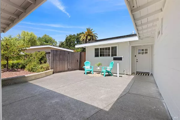 24 Grande VIS, Novato, CA 94947