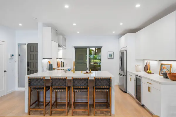 1131 S Eliseo Dr, Greenbrae, CA 94904-2021