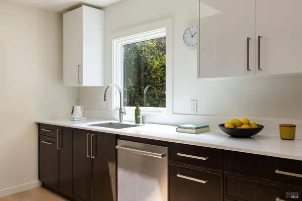 160 Montego Ky, Novato, CA 94949-5352