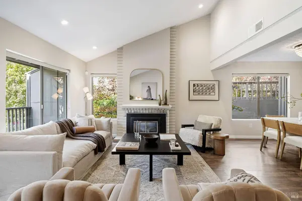 4 Hawk Ridge CT, Novato, CA 94949