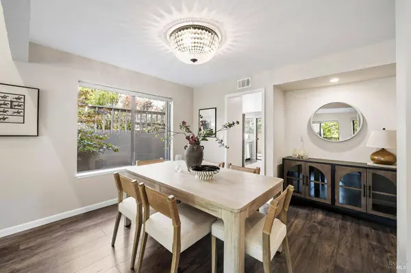 4 Hawk Ridge CT, Novato, CA 94949