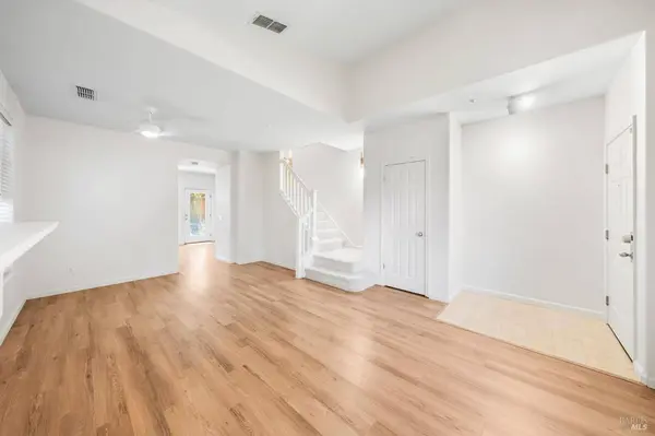 94 Arnold DR, Novato, CA 94949