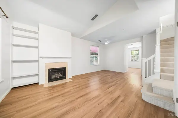94 Arnold DR, Novato, CA 94949