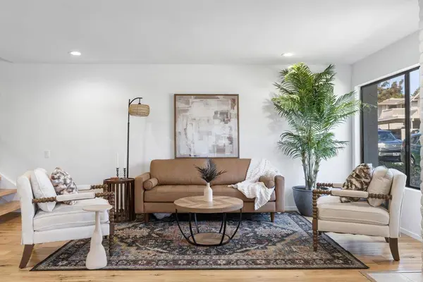 3851 Camino Lindo, University City, CA 92122