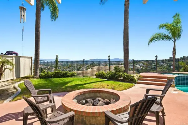 5205 Palmera Drive, Oceanside, CA 92056