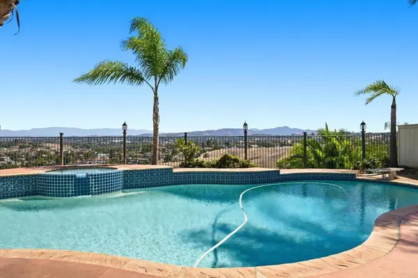 5205 Palmera Drive, Oceanside, CA 92056