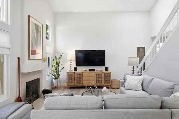 1702 Avenida Vista Labera, Oceanside, CA 92056