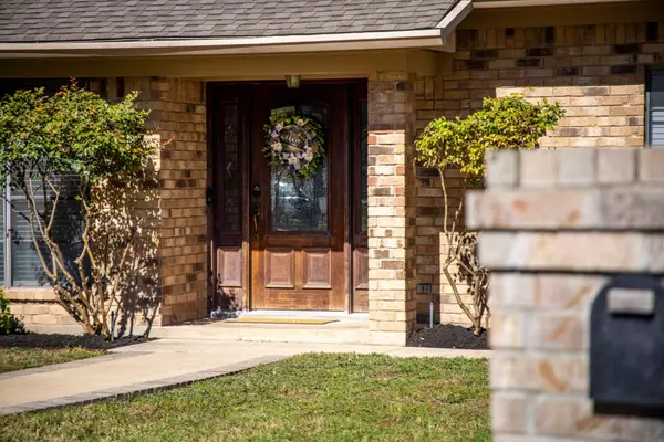 2_3910 Wendy Oaks Dr_Marmonti_Fossum Studios_149A0240