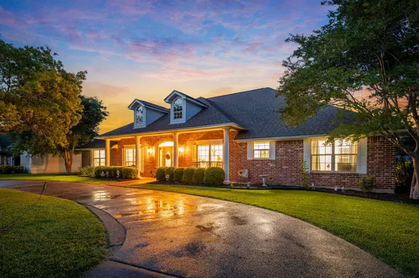 91-web-or-mls-8304 jonquil Dr_Marmonti_Fossum Studios_2048px_7C2A2142-Edit