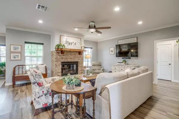 124 Sydney LN, Robinson, TX 76655