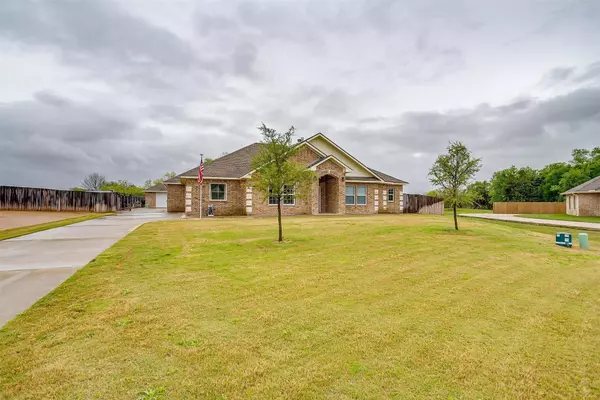 124 Sydney LN, Robinson, TX 76655