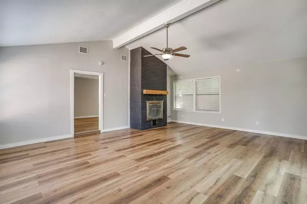 1212 Campbelton Street, Bellmead, TX 76705