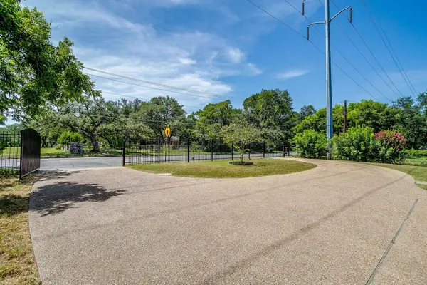 3103 Park Lake DR, Waco, TX 76708